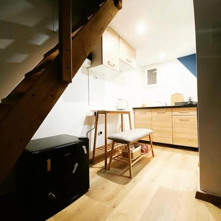Apartamento Velestinou Private Maisonette Atenas Exterior foto